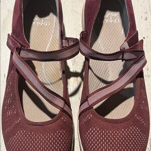 Comfort Knit Mary Jane Flats in Burgundy